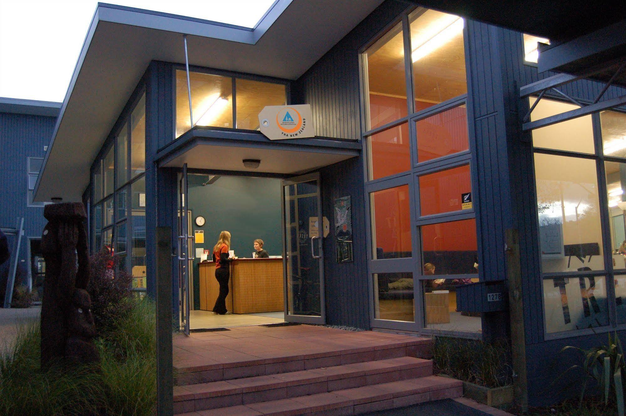 Haka House Rotorua Hostel Exterior photo The entrance to the station